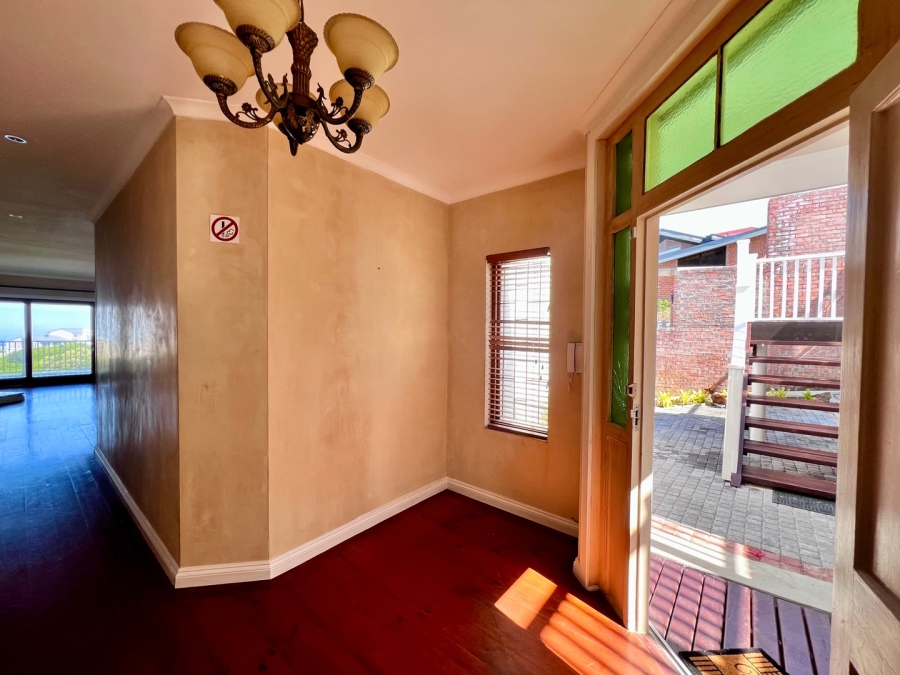 4 Bedroom Property for Sale in Herolds Bay Western Cape